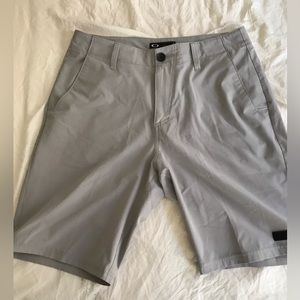 Oakley Gray Heat Gear Golf Shorts Size 32